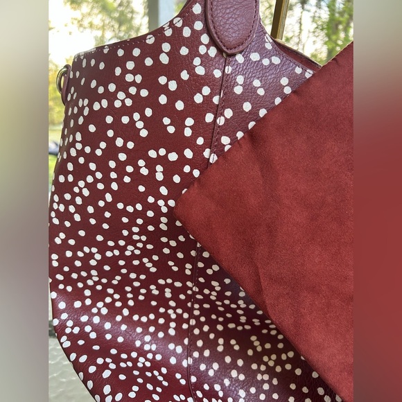 ❤️NWOT-No boundaries faux leather burgundy  2 pc set Tote Bag - Picture 4 of 8